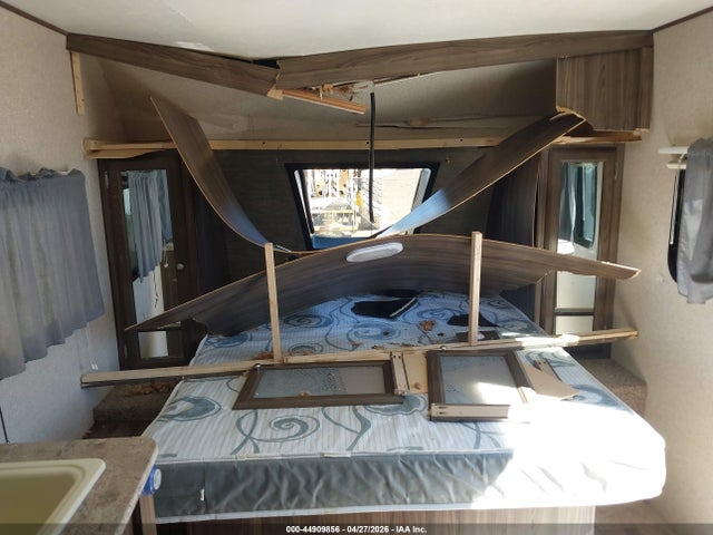 5ZT2CXHC8JL003895 Coachmen Apex Nano