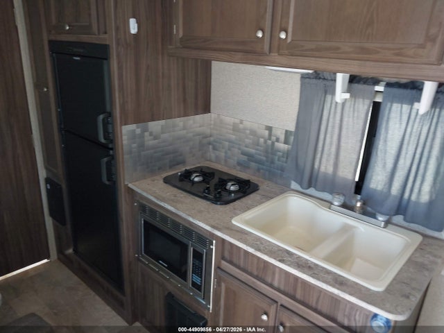 5ZT2CXHC8JL003895 Coachmen Apex Nano