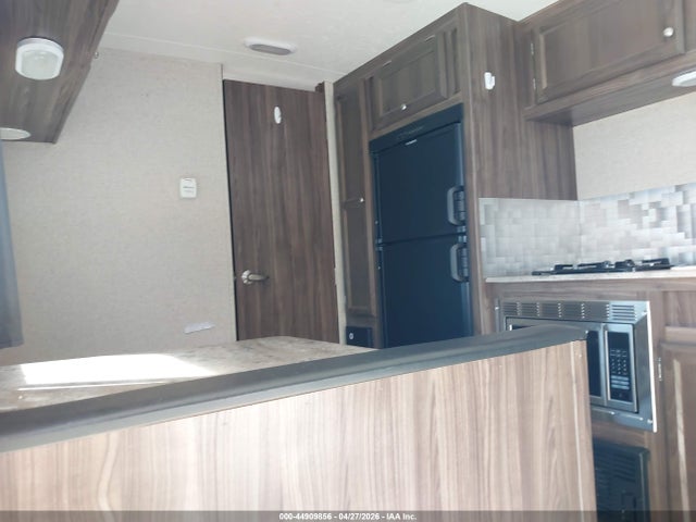 5ZT2CXHC8JL003895 Coachmen Apex Nano