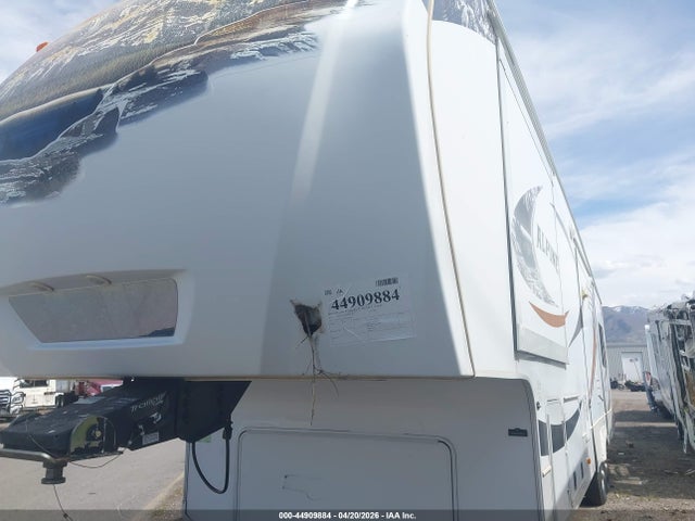 44909884 :رقم المزاد ، 4YDF3502XBE780706 vin ، 2011 Keystone Rv Alpine 5th Whl Travel Trailer مزاد بيع