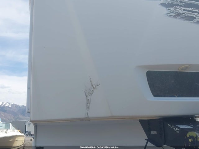 44909884 :رقم المزاد ، 4YDF3502XBE780706 vin ، 2011 Keystone Rv Alpine 5th Whl Travel Trailer مزاد بيع