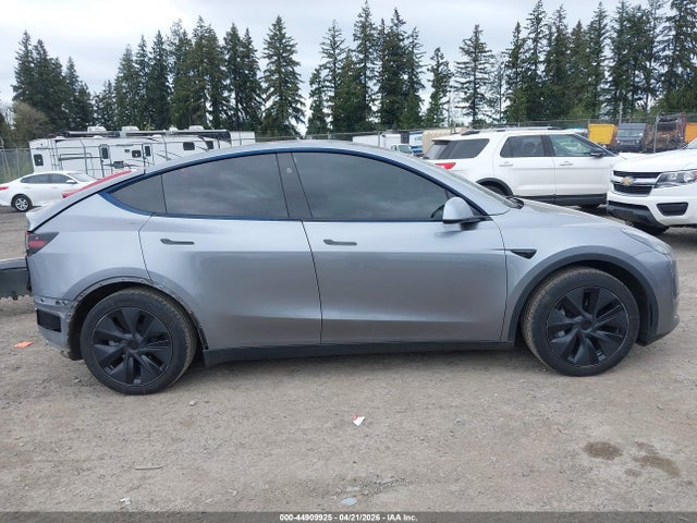 7SAYGAEE3SF292260 Tesla Model Y Long Range Dual Motor All-wheel Drive