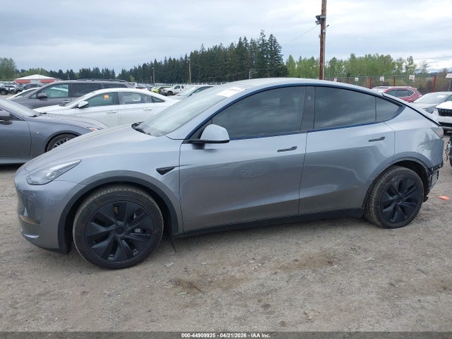 7SAYGAEE3SF292260 Tesla Model Y Long Range Dual Motor All-wheel Drive