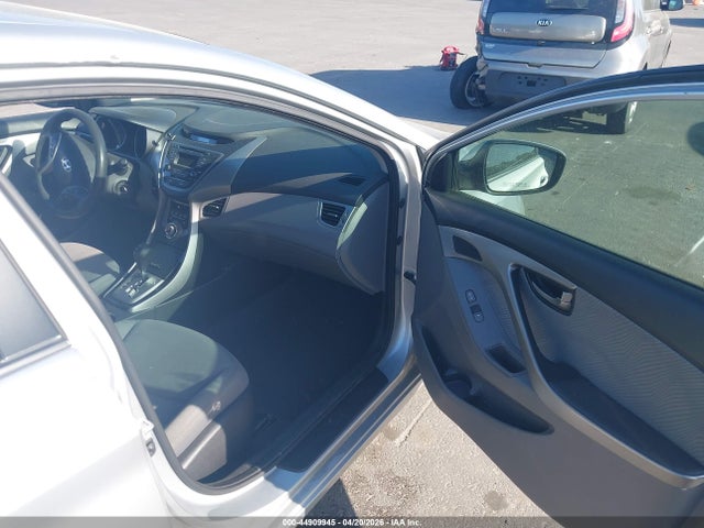 Продажа на аукционе авто 2013 Hyundai Elantra Gls, vin: 5NPDH4AEXDH414312, номер лота: 44909945
