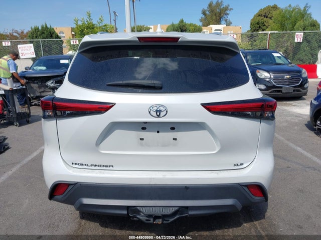 Продаж на аукціоні авто 2022 Toyota Highlander Xle, vin: 5TDHZRAH6NS555282, номер лоту: 44909990