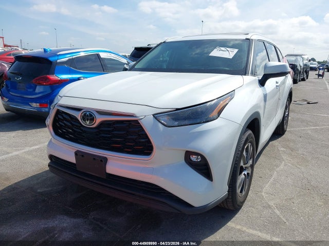 Продаж на аукціоні авто 2022 Toyota Highlander Xle, vin: 5TDHZRAH6NS555282, номер лоту: 44909990