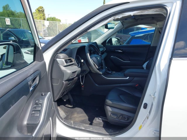 Продаж на аукціоні авто 2022 Toyota Highlander Xle, vin: 5TDHZRAH6NS555282, номер лоту: 44909990