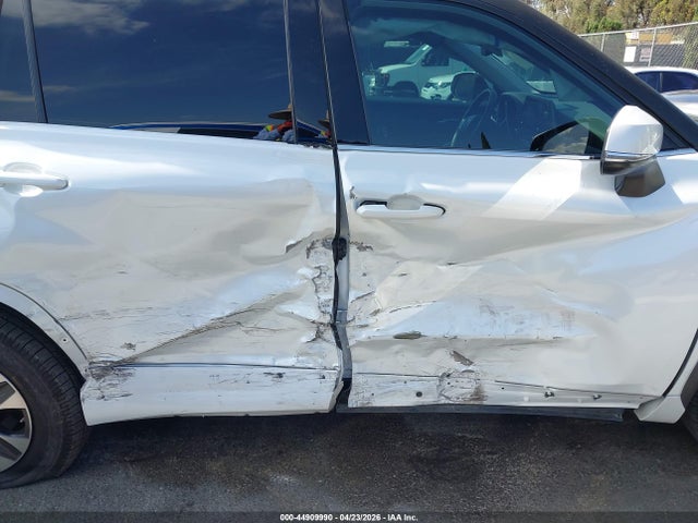 Продаж на аукціоні авто 2022 Toyota Highlander Xle, vin: 5TDHZRAH6NS555282, номер лоту: 44909990