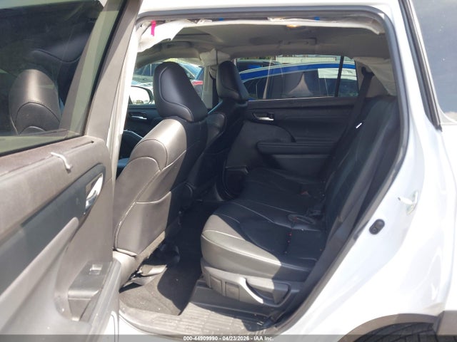 Продаж на аукціоні авто 2022 Toyota Highlander Xle, vin: 5TDHZRAH6NS555282, номер лоту: 44909990