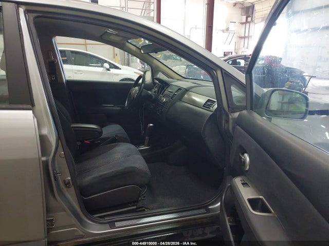 44910000 :رقم المزاد ، 3N1BC1CP4BL505935 vin ، 2011 Nissan Versa 1.8sl مزاد بيع