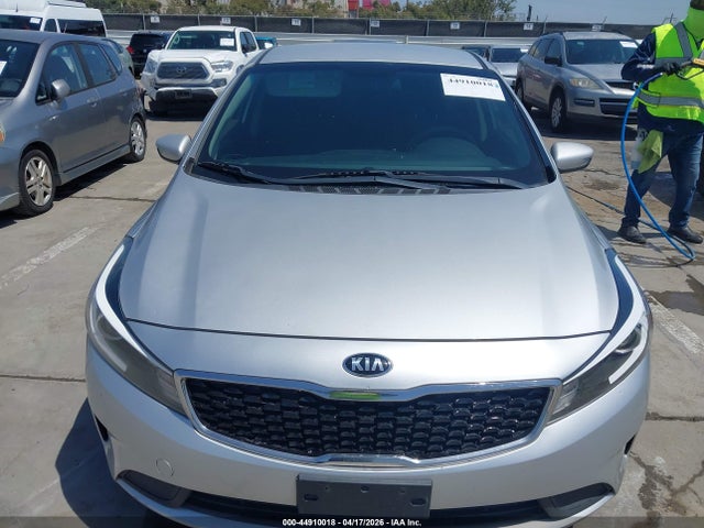 Продаж на аукціоні авто 2018 Kia Forte Lx, vin: 3KPFK4A76JE220940, номер лоту: 44910018