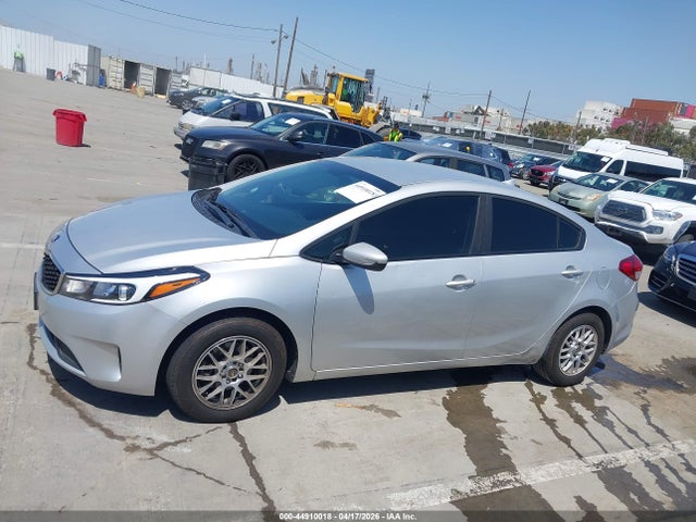 Продаж на аукціоні авто 2018 Kia Forte Lx, vin: 3KPFK4A76JE220940, номер лоту: 44910018