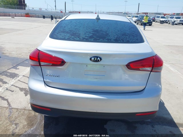 Продаж на аукціоні авто 2018 Kia Forte Lx, vin: 3KPFK4A76JE220940, номер лоту: 44910018
