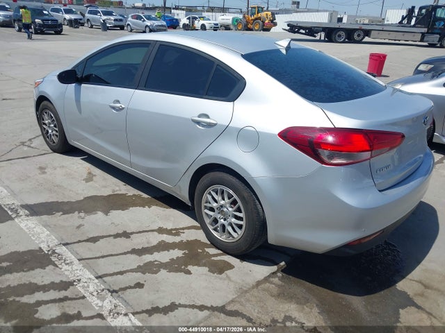 Продаж на аукціоні авто 2018 Kia Forte Lx, vin: 3KPFK4A76JE220940, номер лоту: 44910018