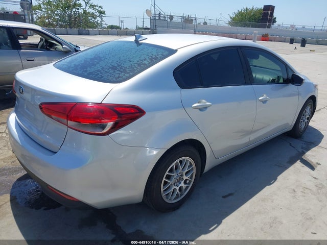 Продаж на аукціоні авто 2018 Kia Forte Lx, vin: 3KPFK4A76JE220940, номер лоту: 44910018