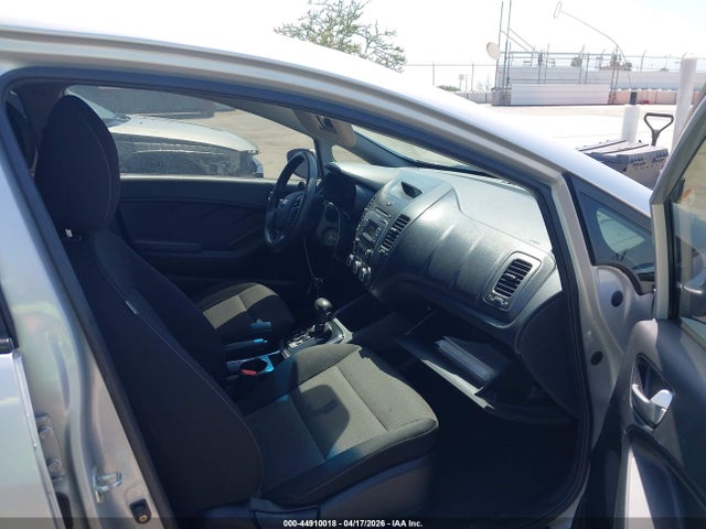 Продаж на аукціоні авто 2018 Kia Forte Lx, vin: 3KPFK4A76JE220940, номер лоту: 44910018