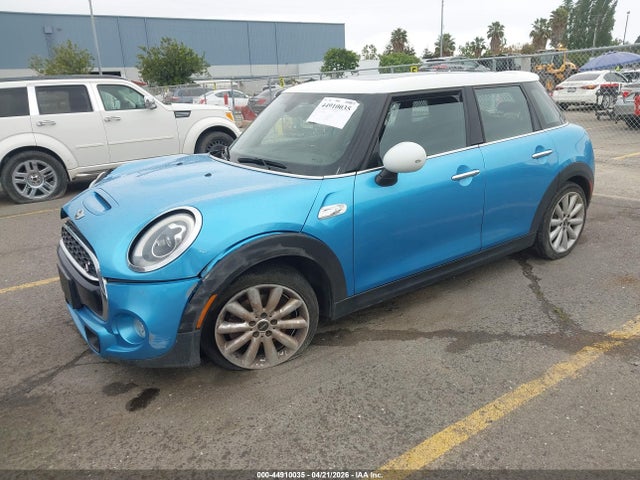 Mini Hardtop Cooper S 2015 WMWXU3C58F2B58661 Image 2