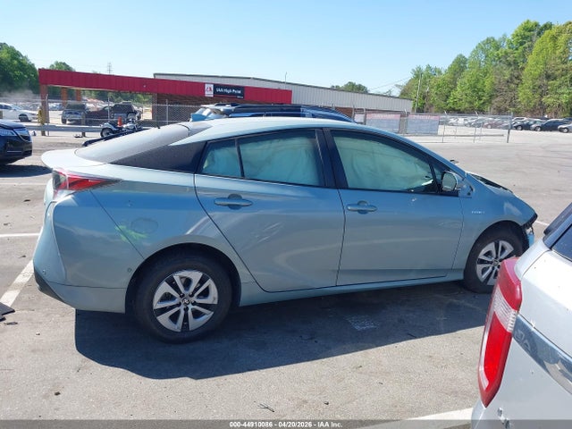 Продажа на аукционе авто 2018 Toyota Prius Two, vin: JTDKBRFUXJ3599880, номер лота: 44910086
