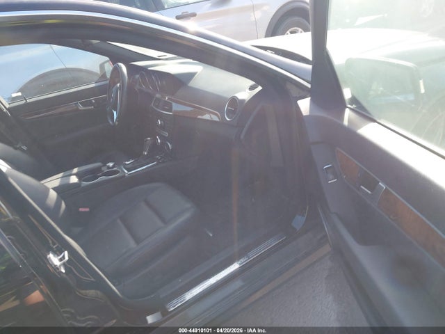 Aukcja sprzedaży 2012 Mercedes-benz C 250 Sport, vin: WDDGF4HB5CR204566, numer aukcji: 44910101