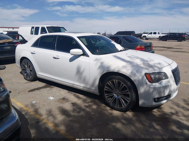 2014 Chrysler 300 300s მანქანა იყიდება აუქციონზე, vin: 2C3CCABG2EH143169, აუქციონის ნომერი: 44910130