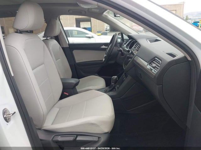 3VV3B7AX0JM032782 Volkswagen Tiguan 2.0t Se/2.0t Sel