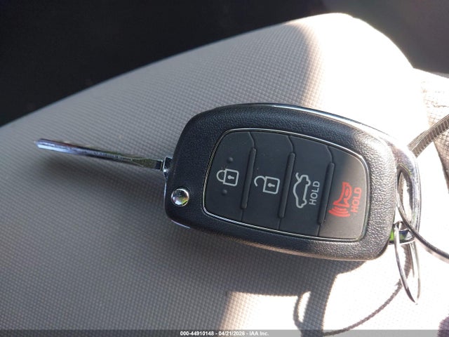 5NPE24AF0GH304341 Hyundai SONATA SE