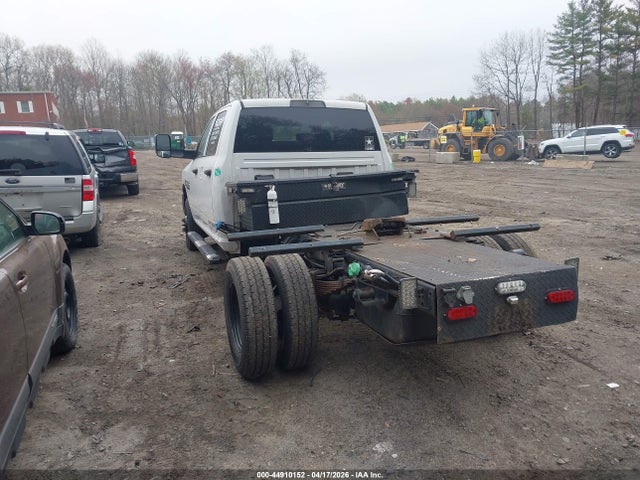 44910152 :رقم المزاد ، 3C7WRTCL8HG546840 vin ، 2017 Ram 3500 Chassis Tradesman/slt/laramie مزاد بيع