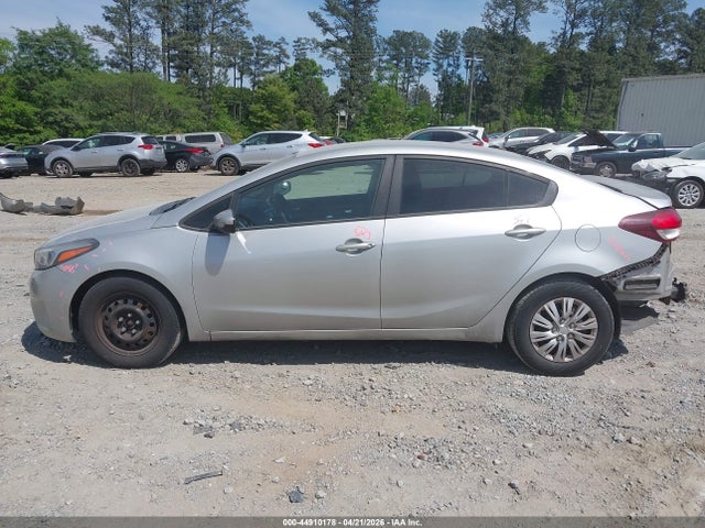 2017 Kia Forte Lx მანქანა იყიდება აუქციონზე, vin: 3KPFL4A74HE160759, აუქციონის ნომერი: 44910178
