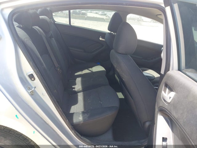2017 Kia Forte Lx მანქანა იყიდება აუქციონზე, vin: 3KPFL4A74HE160759, აუქციონის ნომერი: 44910178