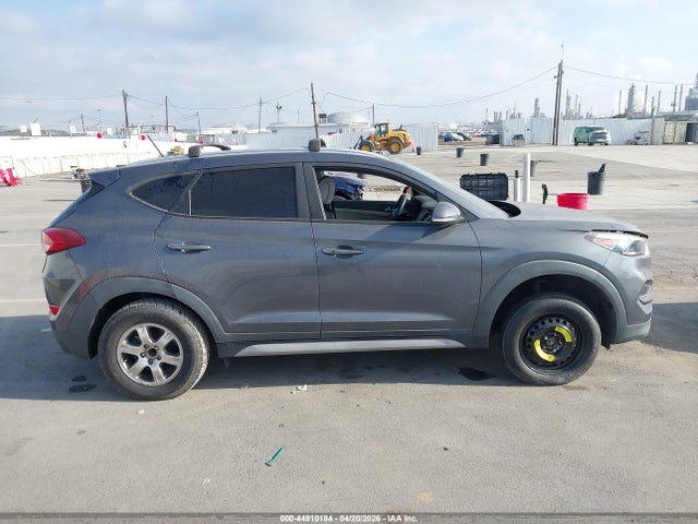 2017 Hyundai Tucson Sport მანქანა იყიდება აუქციონზე, vin: KM8J33A20HU428857, აუქციონის ნომერი: 44910184