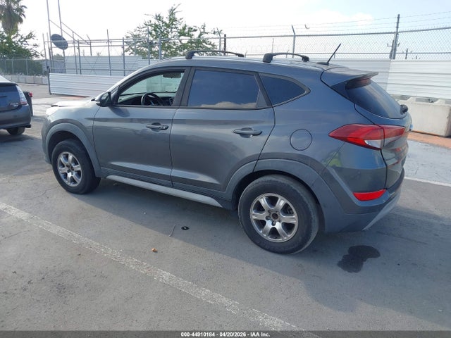 2017 Hyundai Tucson Sport მანქანა იყიდება აუქციონზე, vin: KM8J33A20HU428857, აუქციონის ნომერი: 44910184