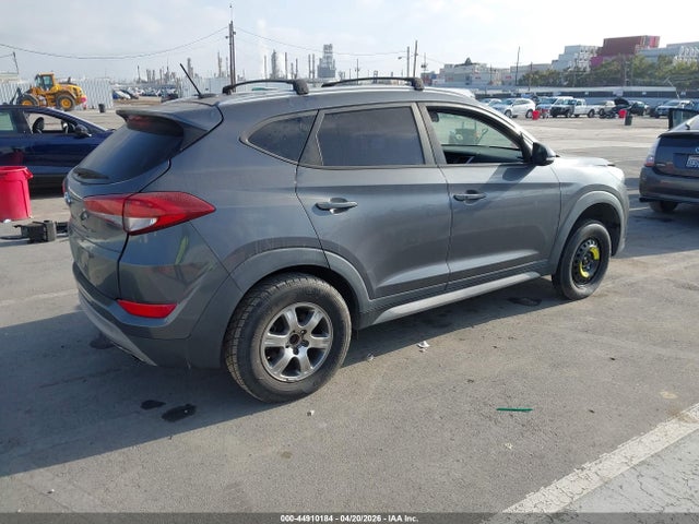 2017 Hyundai Tucson Sport მანქანა იყიდება აუქციონზე, vin: KM8J33A20HU428857, აუქციონის ნომერი: 44910184