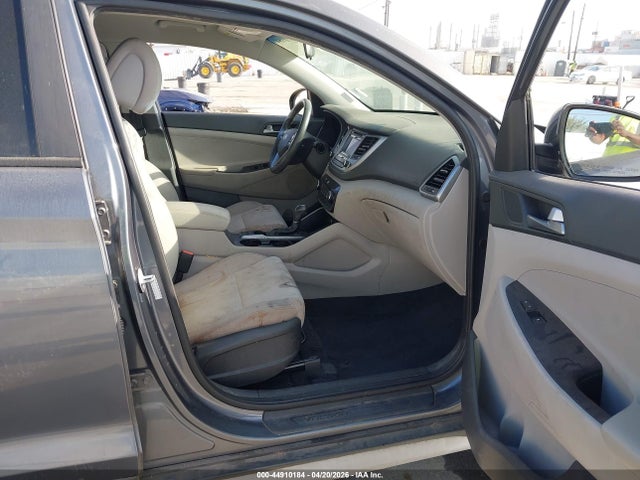 2017 Hyundai Tucson Sport მანქანა იყიდება აუქციონზე, vin: KM8J33A20HU428857, აუქციონის ნომერი: 44910184