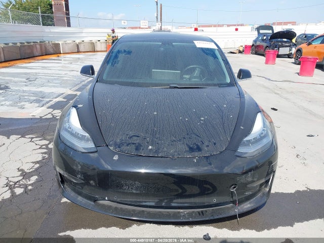 44910187 :رقم المزاد ، 5YJ3E1EA2LF631702 vin ، 2020 Tesla Model 3 مزاد بيع