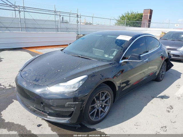 44910187 :رقم المزاد ، 5YJ3E1EA2LF631702 vin ، 2020 Tesla Model 3 مزاد بيع