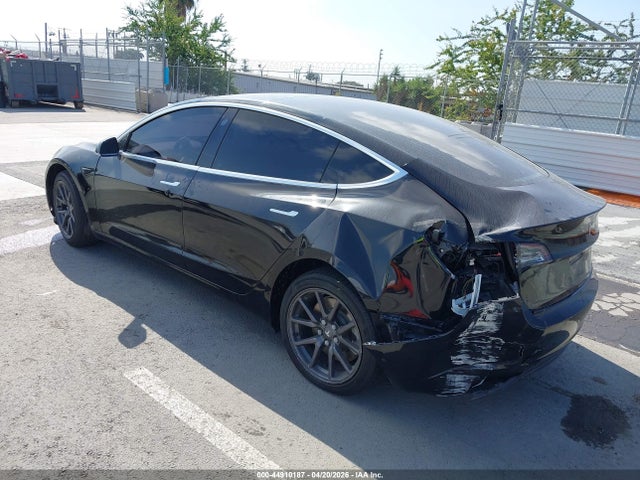44910187 :رقم المزاد ، 5YJ3E1EA2LF631702 vin ، 2020 Tesla Model 3 مزاد بيع