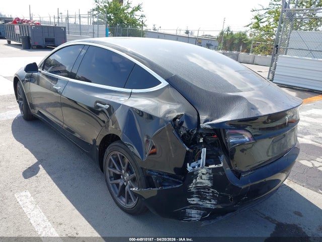 44910187 :رقم المزاد ، 5YJ3E1EA2LF631702 vin ، 2020 Tesla Model 3 مزاد بيع