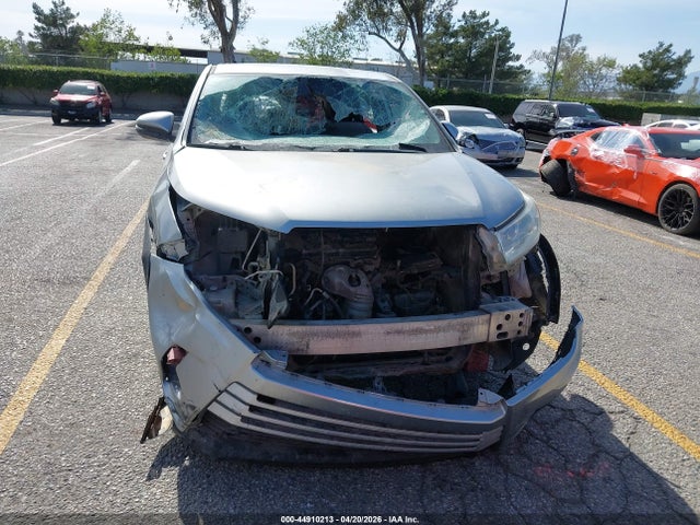 5TDBZRFH2KS949694 Toyota Highlander Le