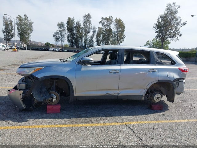 5TDBZRFH2KS949694 Toyota Highlander Le