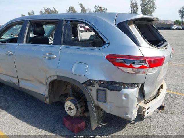 5TDBZRFH2KS949694 Toyota Highlander Le