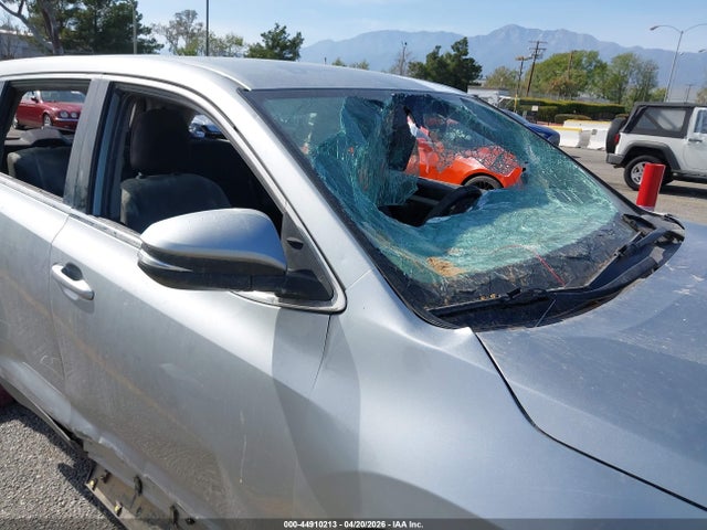 5TDBZRFH2KS949694 Toyota Highlander Le