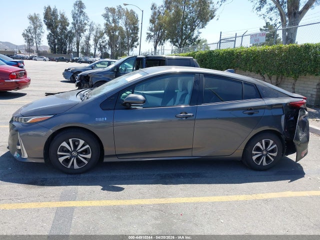 Toyota Prius Prime Advanced 2017 JTDKARFP9H3037458 Image 14