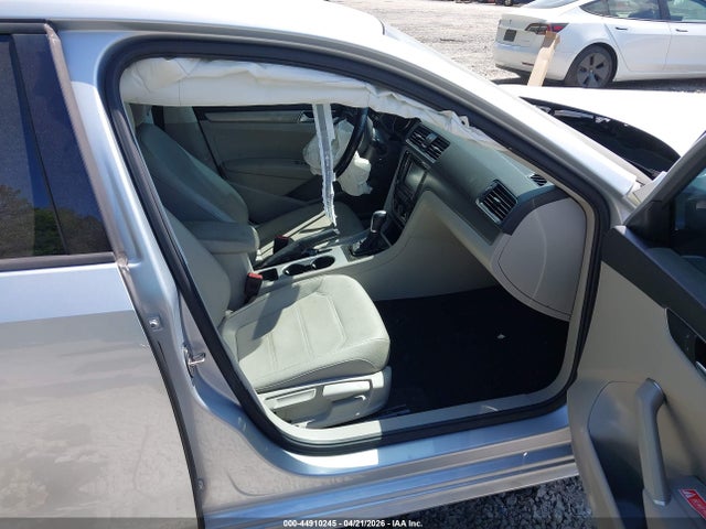 Продажа на аукционе авто 2019 Volkswagen Passat 2.0t Wolfsburg Edition, vin: 1VWLA7A32KC000690, номер лота: 44910245