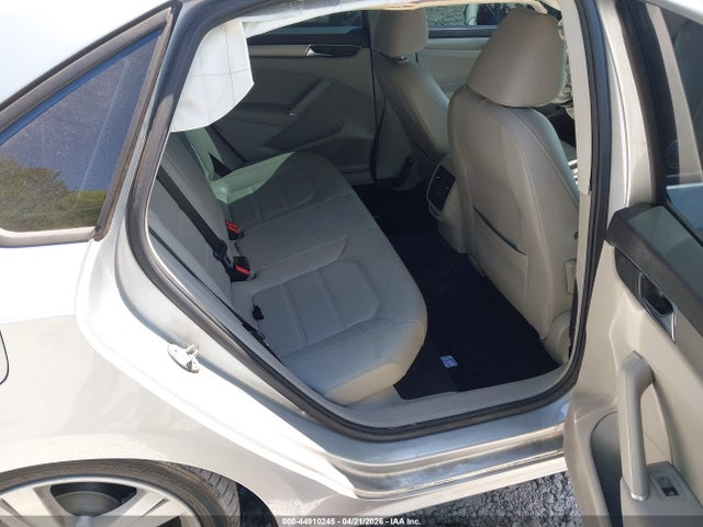 Продажа на аукционе авто 2019 Volkswagen Passat 2.0t Wolfsburg Edition, vin: 1VWLA7A32KC000690, номер лота: 44910245