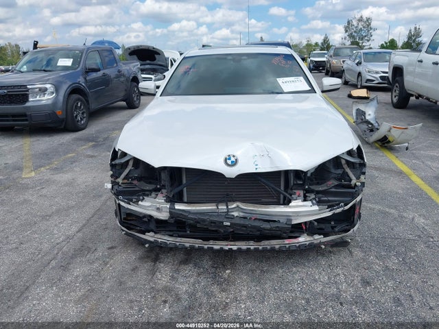 2017 Bmw 530i მანქანა იყიდება აუქციონზე, vin: WBAJA5C34HG897330, აუქციონის ნომერი: 44910252