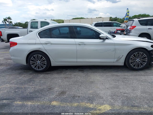 2017 Bmw 530i მანქანა იყიდება აუქციონზე, vin: WBAJA5C34HG897330, აუქციონის ნომერი: 44910252