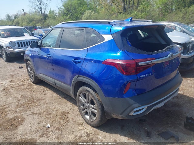 Продажа на аукционе авто 2021 Kia Seltos S, vin: KNDEU2AA8M7148231, номер лота: 44910288
