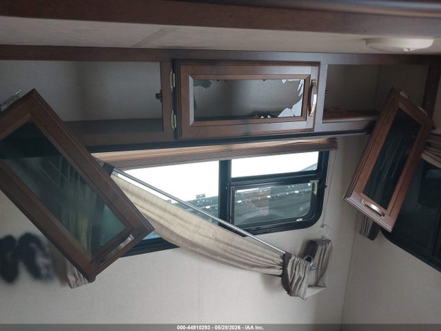44910293 :رقم المزاد ، 4X4TSBD22JU082011 vin ، 2018 Forest River Hemisphere مزاد بيع