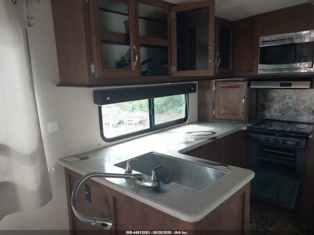 44910293 :رقم المزاد ، 4X4TSBD22JU082011 vin ، 2018 Forest River Hemisphere مزاد بيع
