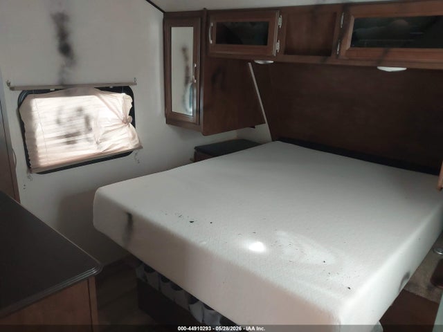 44910293 :رقم المزاد ، 4X4TSBD22JU082011 vin ، 2018 Forest River Hemisphere مزاد بيع